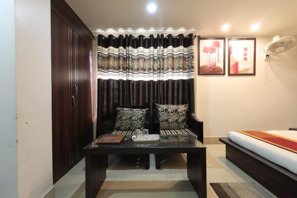 Hotel Rashmi Guwahati Exterior foto